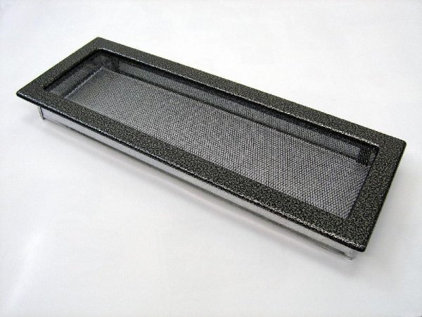 Вентиляционная решетка для камина Kratki 17х49 черная/хром пористая 49CS