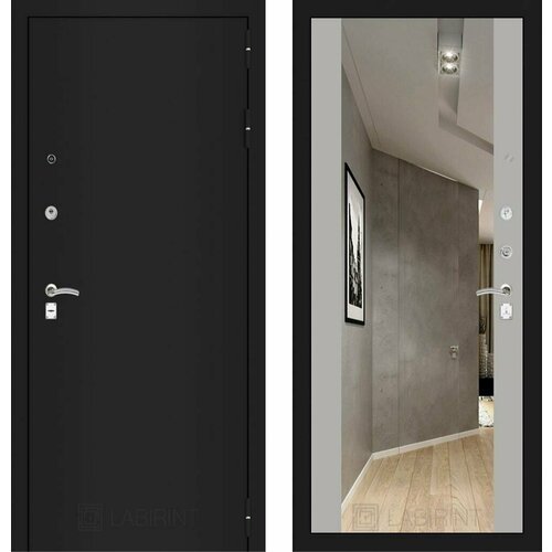 Входная дверь Labirint Classic 'Шагрень черная' с зеркалом Максимум 'Грей Софт (Серый светлый)' 960x2050, открывание правое